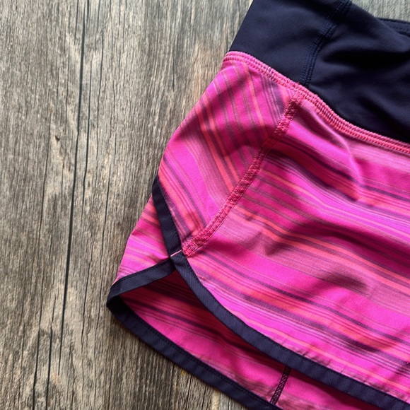 Lululemon shorts size 8 - Picture 2 of 8